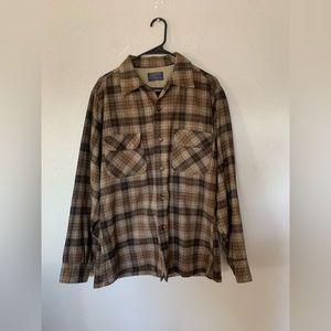 Brown plaid button down %100 virgin whool outerwear Pendleton